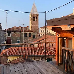 https://key-location-near-palazzo-grassi.hotelslidodijesolo.com